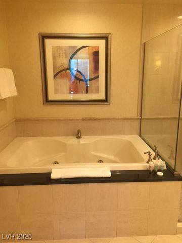 135 East Harmon Avenue 219, Las Vegas, NV 89109