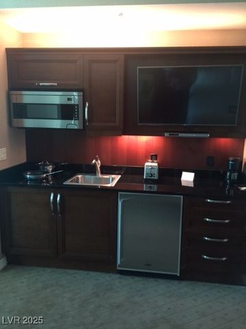 135 East Harmon Avenue 219, Las Vegas, NV 89109