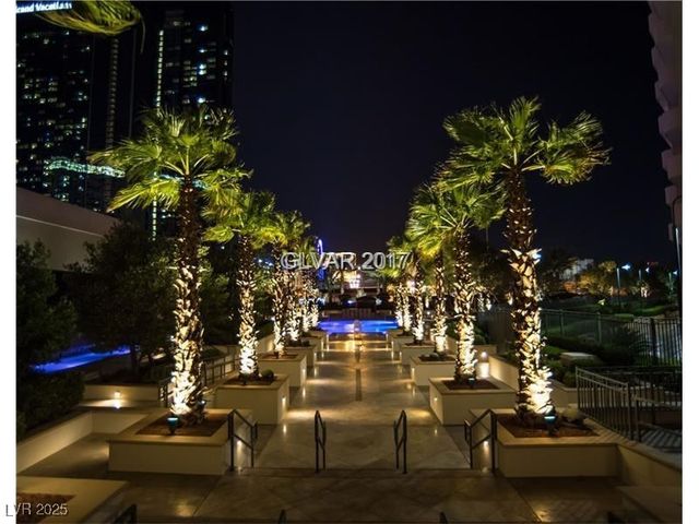 135 East Harmon Avenue 219, Las Vegas, NV 89109