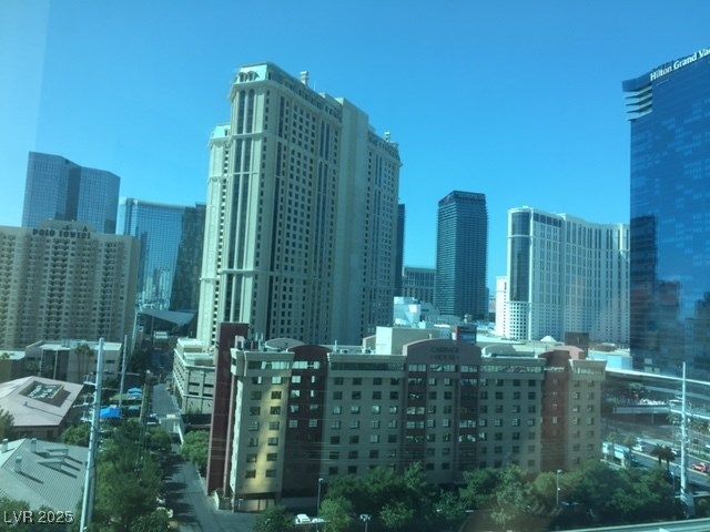135 East Harmon Avenue 219, Las Vegas, NV 89109