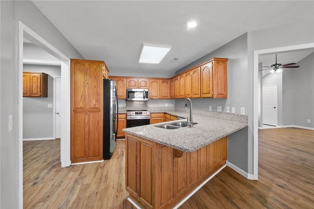 124 Bluff Drive, Lowell, AR 72745