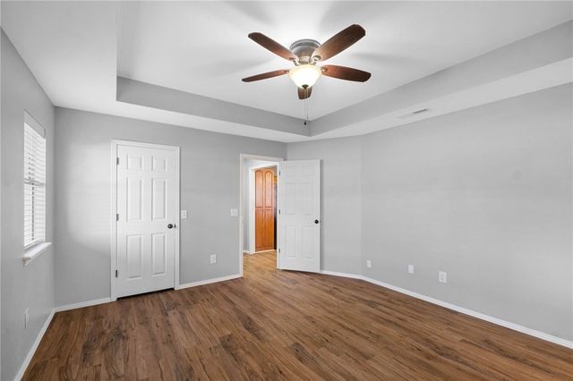 124 Bluff Drive, Lowell, AR 72745