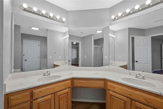 124 Bluff Drive, Lowell, AR 72745