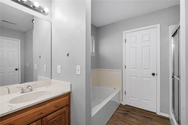 124 Bluff Drive, Lowell, AR 72745