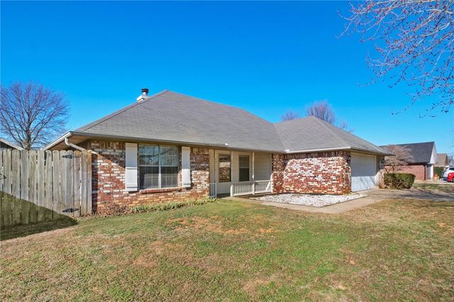 124 Bluff Drive, Lowell, AR 72745
