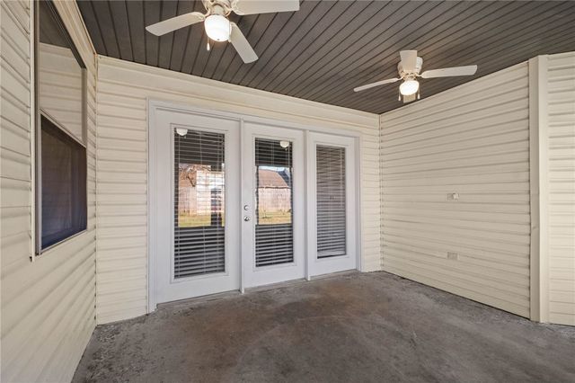 124 Bluff Drive, Lowell, AR 72745