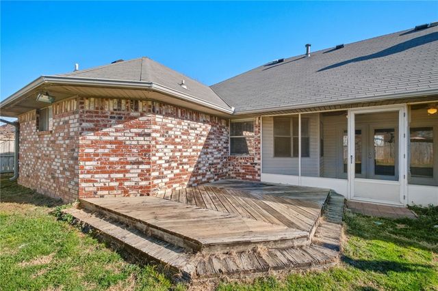 124 Bluff Drive, Lowell, AR 72745