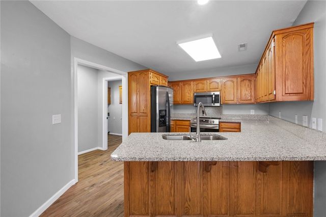 124 Bluff Drive, Lowell, AR 72745