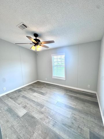 1067 Palm Court, Okeechobee, FL 34974