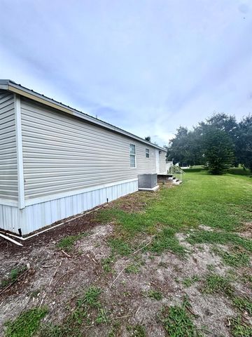 1067 Palm Court, Okeechobee, FL 34974
