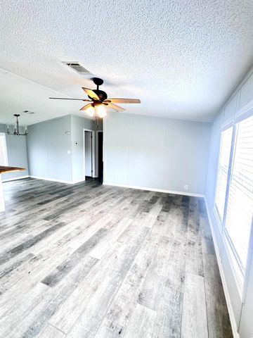 1067 Palm Court, Okeechobee, FL 34974