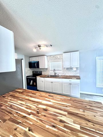 1067 Palm Court, Okeechobee, FL 34974