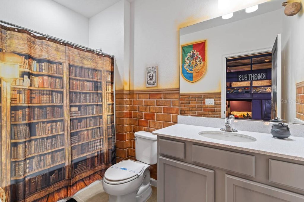 Image 18 of property listing at 5948 HIGH SEAS DRIVE, Orlando, FL 32821