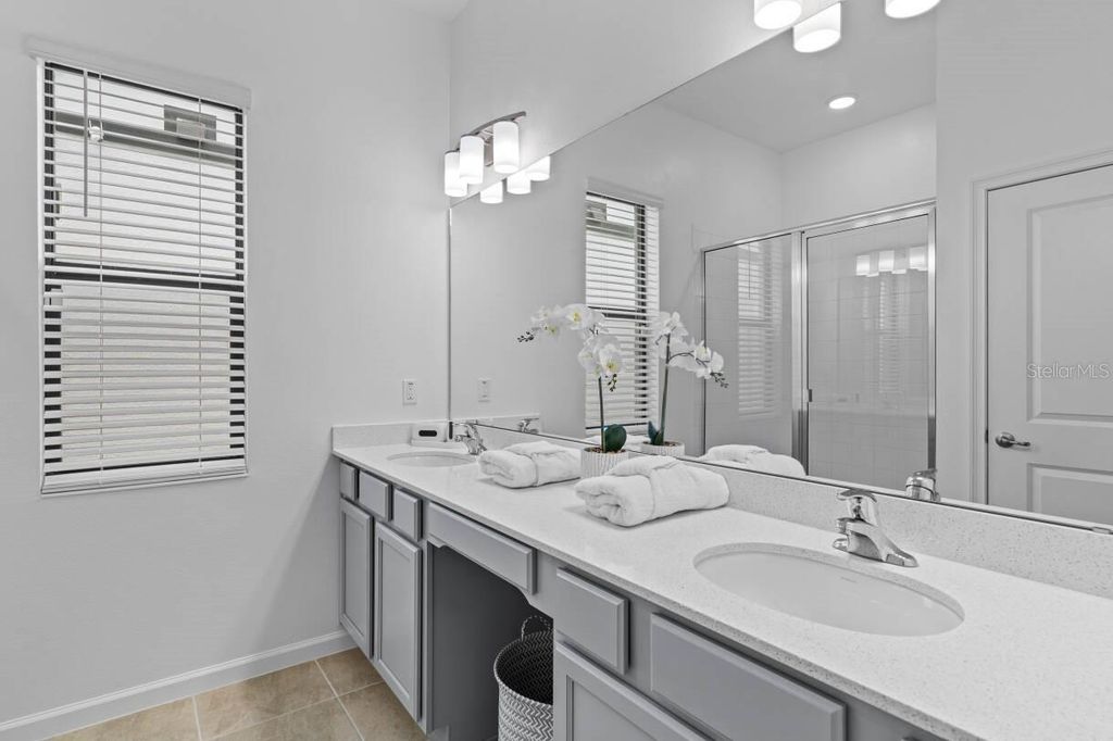 Image 31 of property listing at 5948 HIGH SEAS DRIVE, Orlando, FL 32821