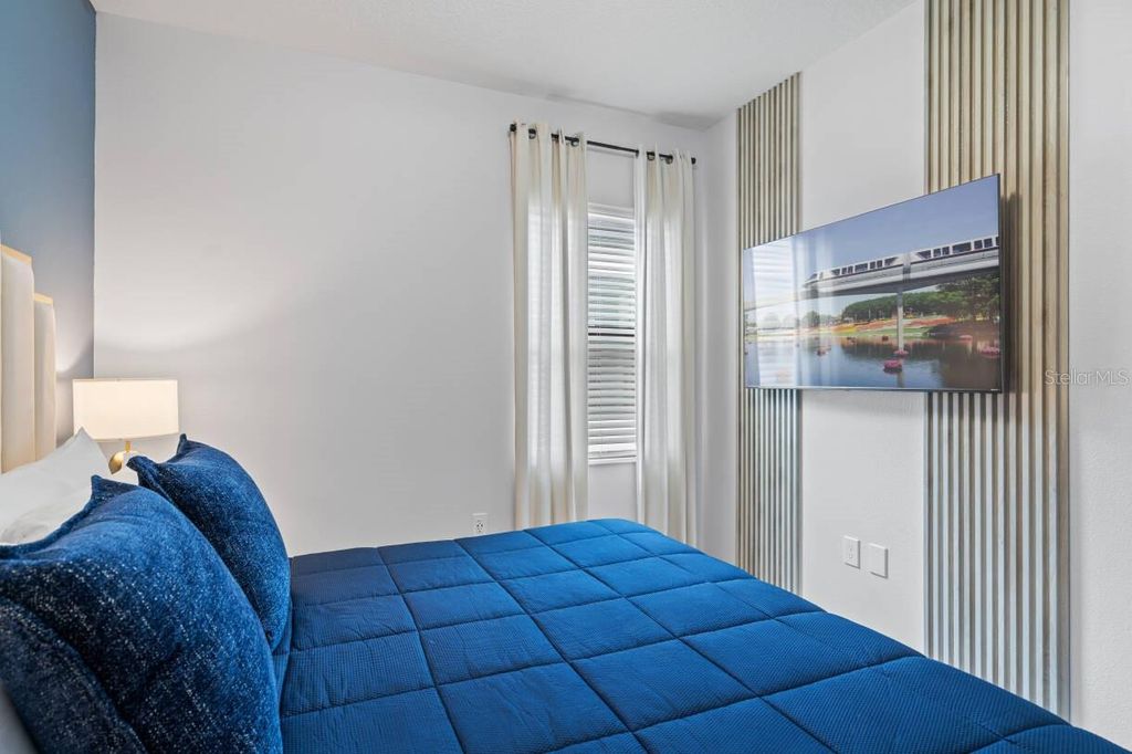 Image 35 of property listing at 5948 HIGH SEAS DRIVE, Orlando, FL 32821