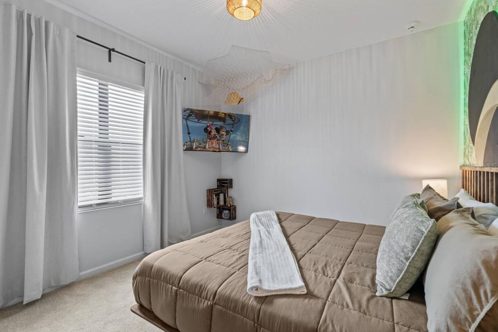 Image 37 of property listing at 5948 HIGH SEAS DRIVE, Orlando, FL 32821