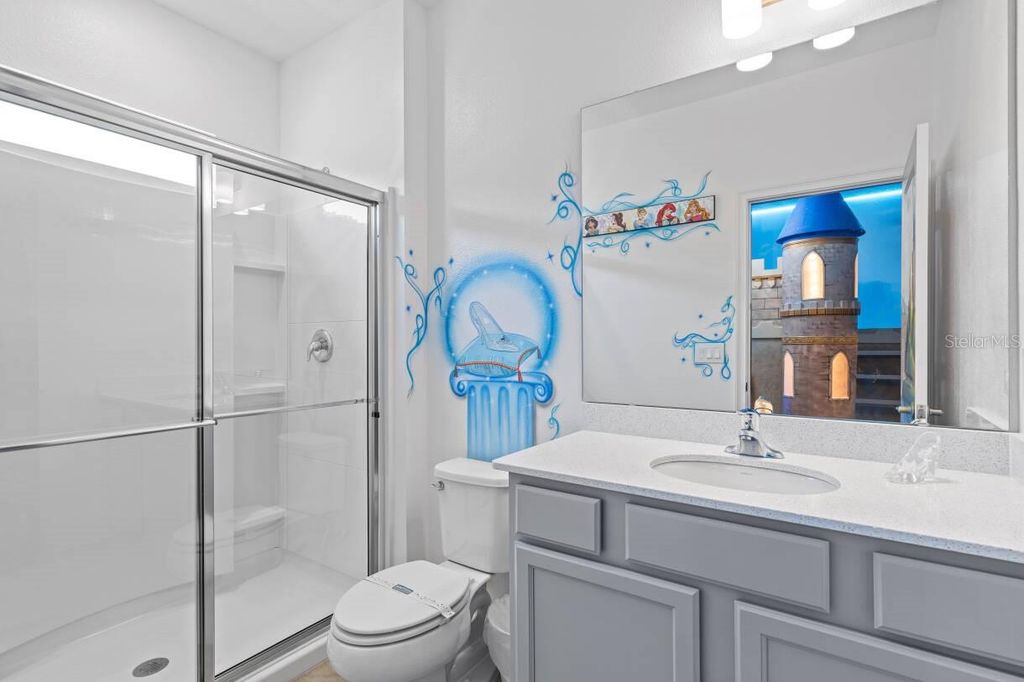 Image 40 of property listing at 5948 HIGH SEAS DRIVE, Orlando, FL 32821