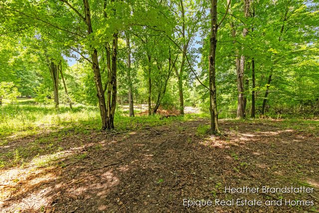 4327 Woodside Oaks Drive, Kentwood, MI 49546