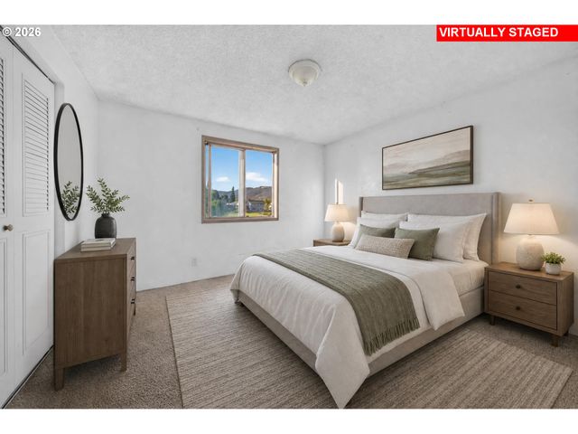 30 T St, Springfield, OR 97477