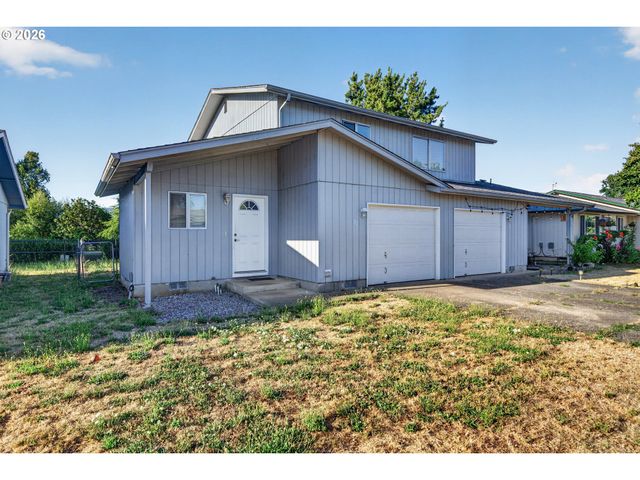 30 T St, Springfield, OR 97477