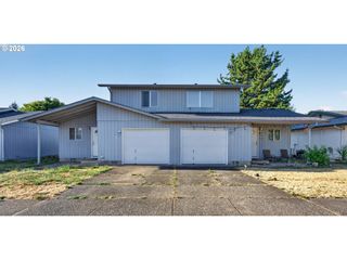 30 T St, Springfield, OR 97477