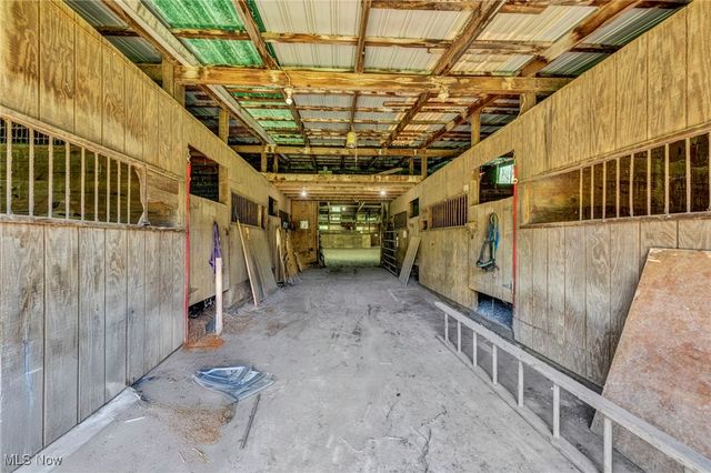 17500 E River Road, Columbia Station, OH 44028