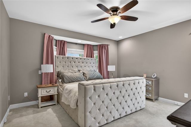 136 Loran Pointe Circle, Seneca, SC 29672