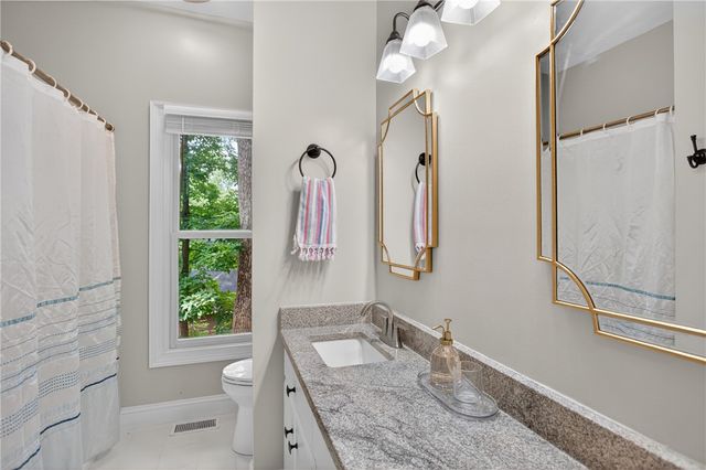 136 Loran Pointe Circle, Seneca, SC 29672