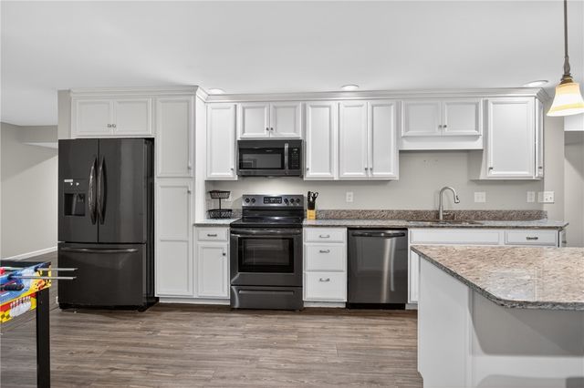 136 Loran Pointe Circle, Seneca, SC 29672