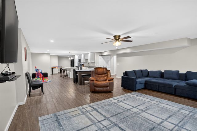 136 Loran Pointe Circle, Seneca, SC 29672