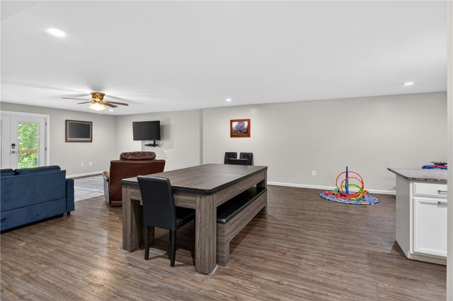 136 Loran Pointe Circle, Seneca, SC 29672