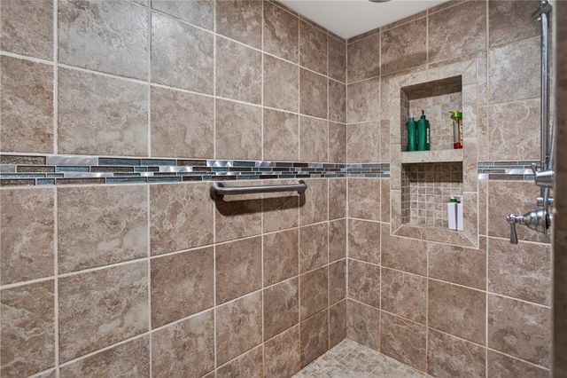 136 Loran Pointe Circle, Seneca, SC 29672