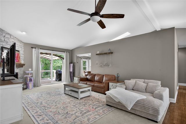 136 Loran Pointe Circle, Seneca, SC 29672