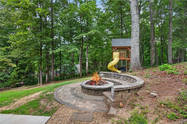 136 Loran Pointe Circle, Seneca, SC 29672
