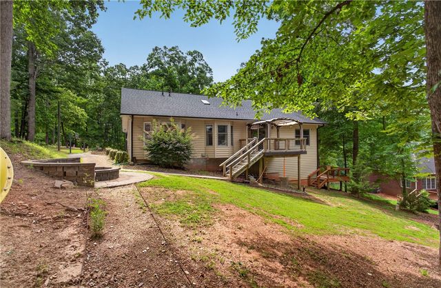 136 Loran Pointe Circle, Seneca, SC 29672