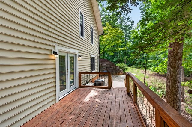 136 Loran Pointe Circle, Seneca, SC 29672