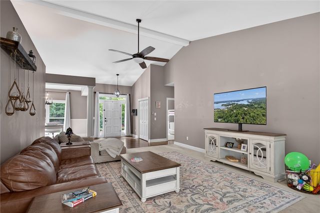 136 Loran Pointe Circle, Seneca, SC 29672