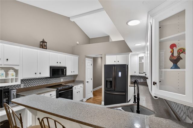 136 Loran Pointe Circle, Seneca, SC 29672