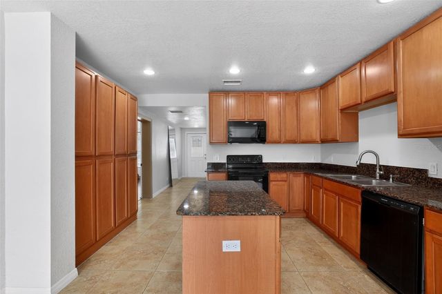 3240 APFEL ROAD, Wesley Chapel, FL 33543