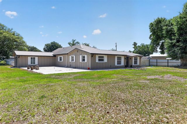 3240 APFEL ROAD, Wesley Chapel, FL 33543