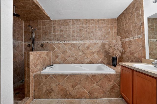 3240 APFEL ROAD, Wesley Chapel, FL 33543