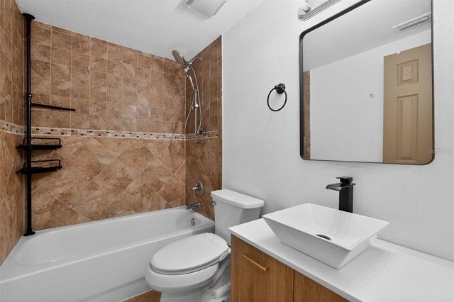 3240 APFEL ROAD, Wesley Chapel, FL 33543
