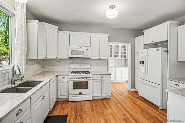 9367 Wildflower Way, Davisburg, MI 48350