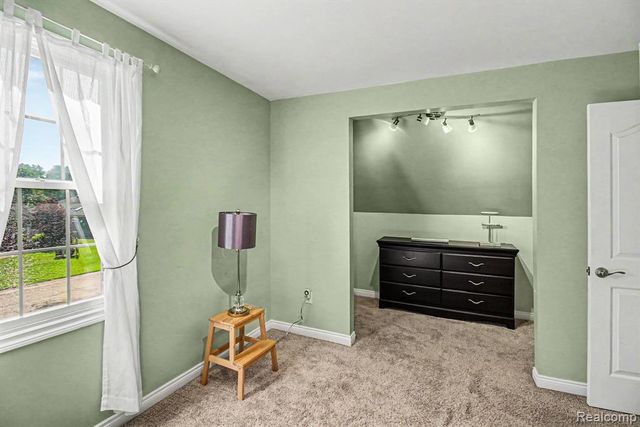9367 Wildflower Way, Davisburg, MI 48350