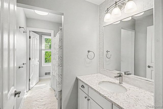 9367 Wildflower Way, Davisburg, MI 48350