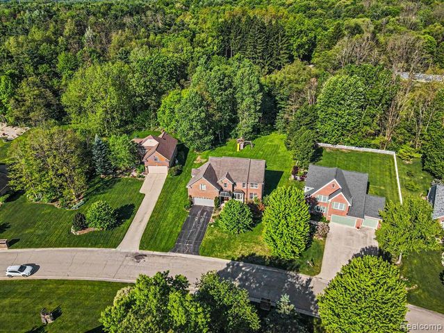 9367 Wildflower Way, Davisburg, MI 48350