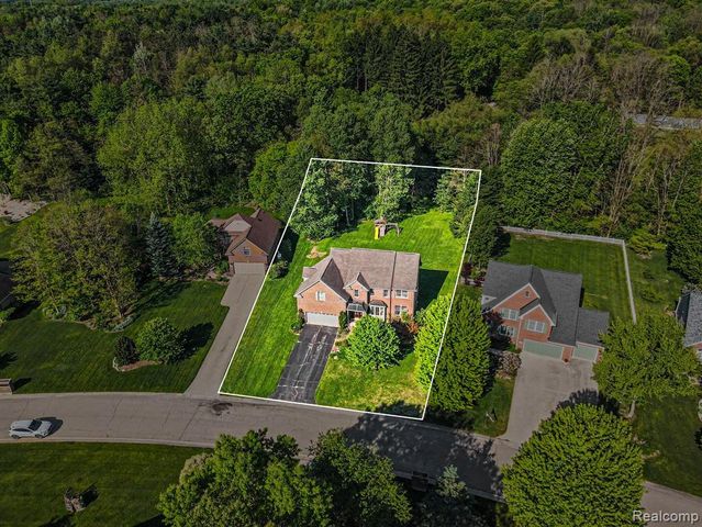 9367 Wildflower Way, Davisburg, MI 48350