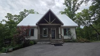 2430 Rainbow Falls Lane, Sevierville, TN 37862
