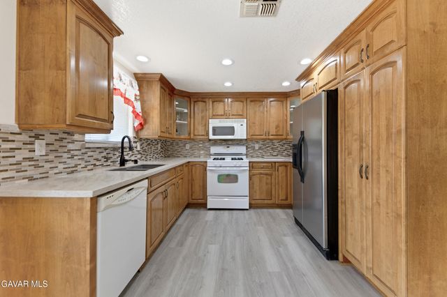 36421 E 106th Street, Littlerock, CA 93543