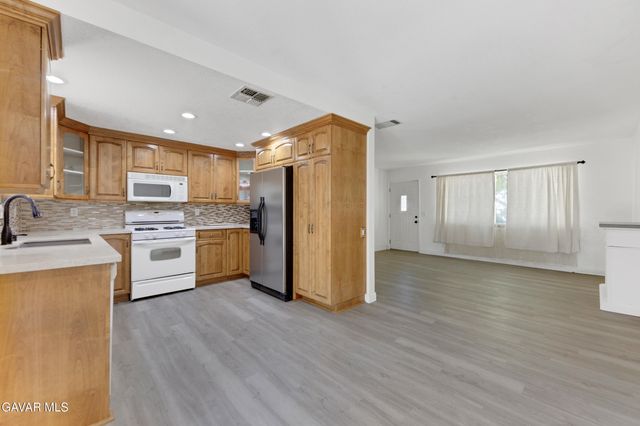 36421 E 106th Street, Littlerock, CA 93543